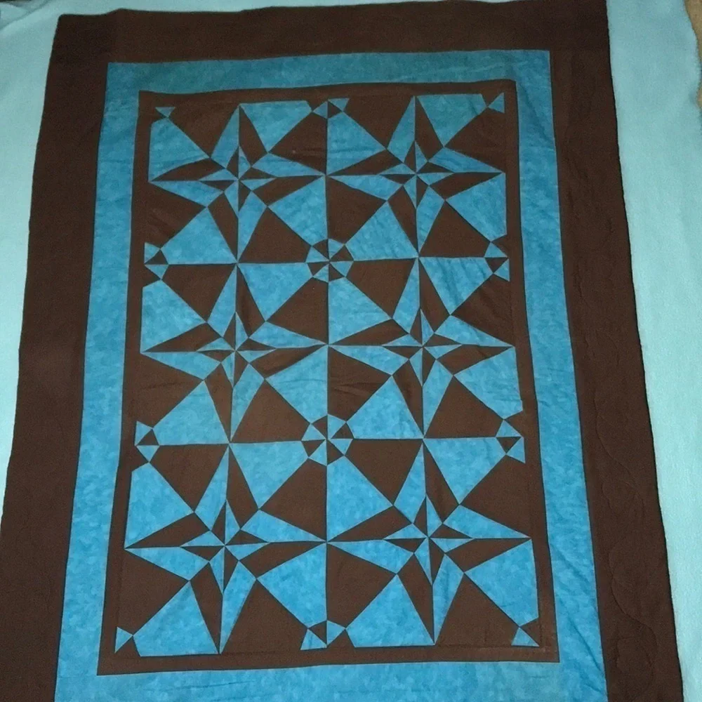 QUILT- Hand made lap size 🎄Host pick🎄